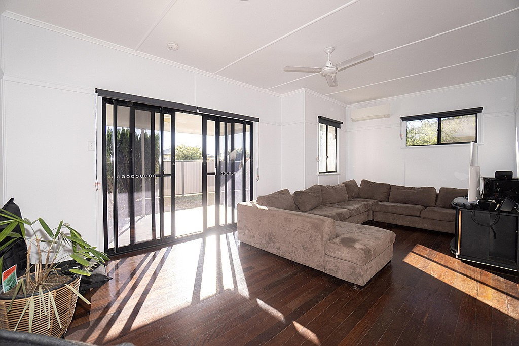 5 Glasgow Street, Svensson Heights  QLD  4670