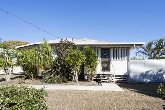 2 Wainwright Street, Svensson Heights  QLD  4670