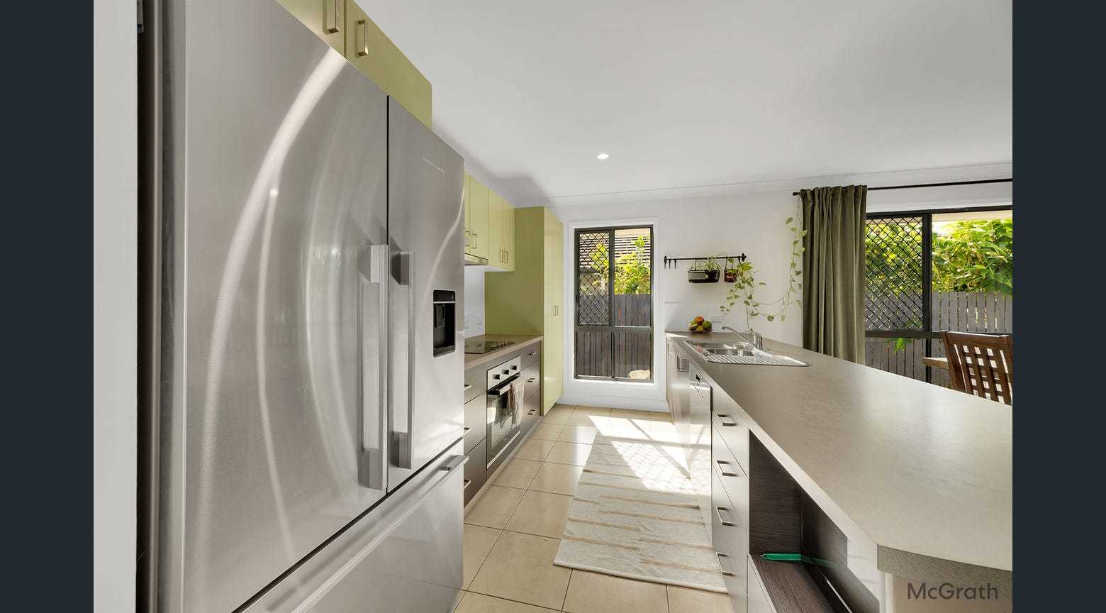 5 Grasstree Crescent, Kirkwood  QLD  4680