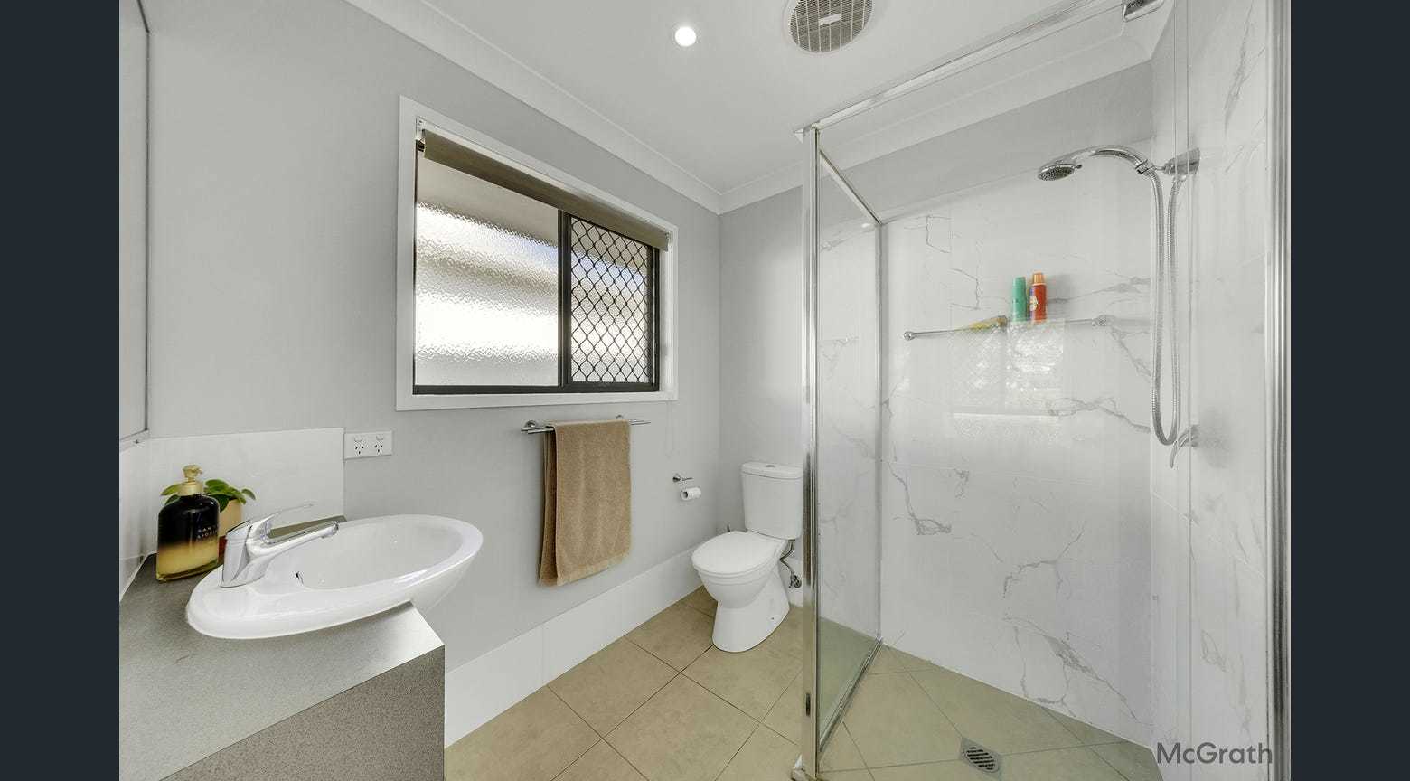 5 Grasstree Crescent, Kirkwood  QLD  4680