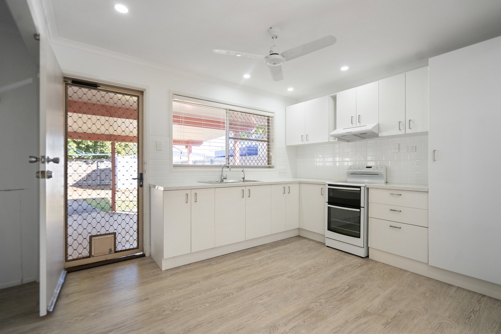 17 Thomas Thomsen Drive, Thabeban  QLD  4670