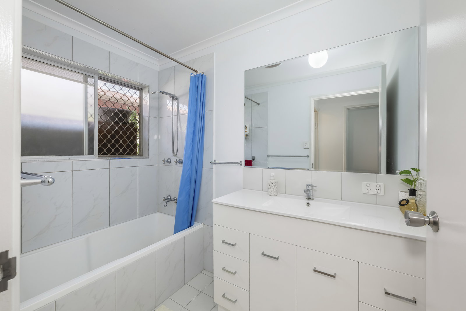 17 Thomas Thomsen Drive, Thabeban  QLD  4670