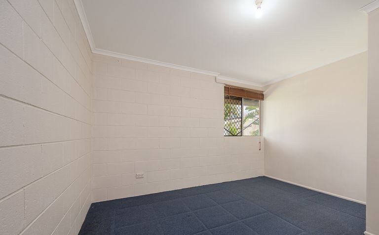 98 Shaw Street, New Auckland  QLD  4680