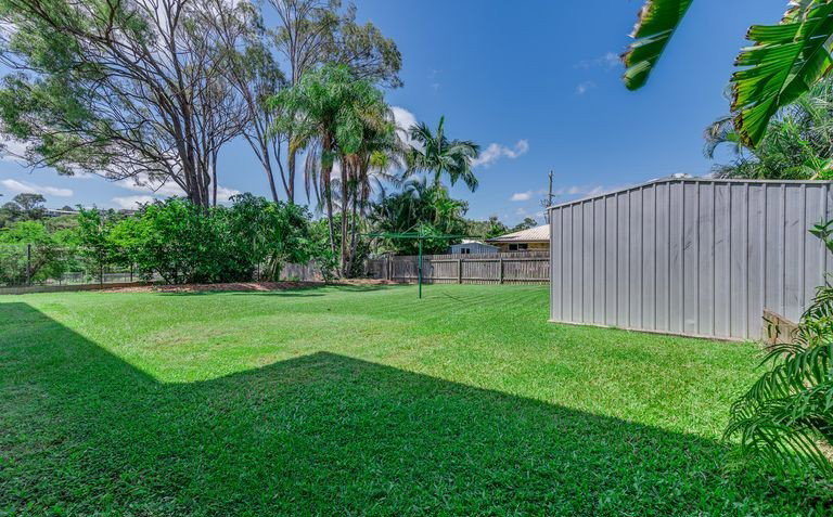 98 Shaw Street, New Auckland  QLD  4680