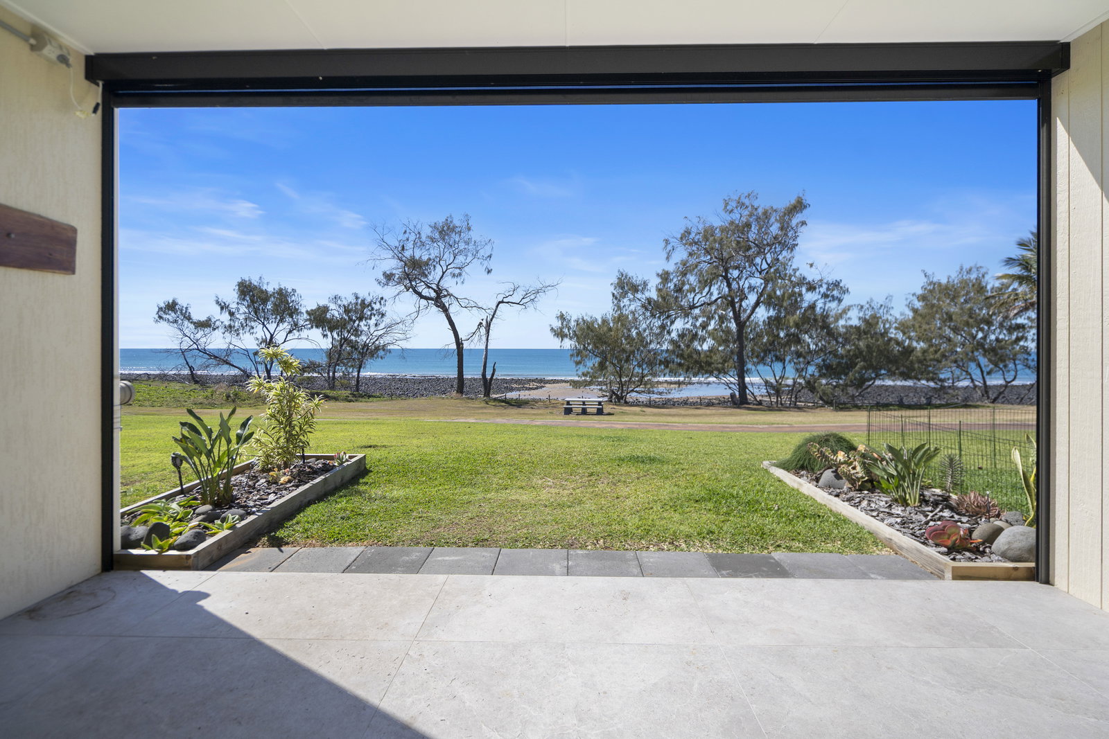 35/1 Pebble Beach, Coral Cove  QLD  4670