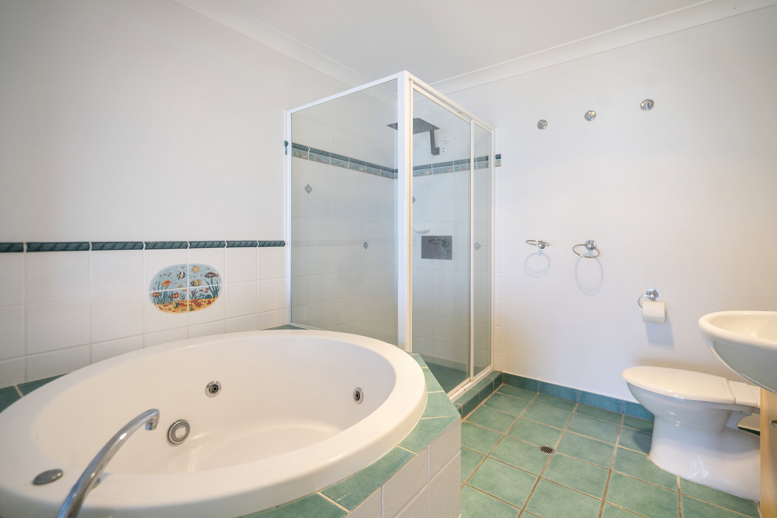 35/1 Pebble Beach, Coral Cove  QLD  4670