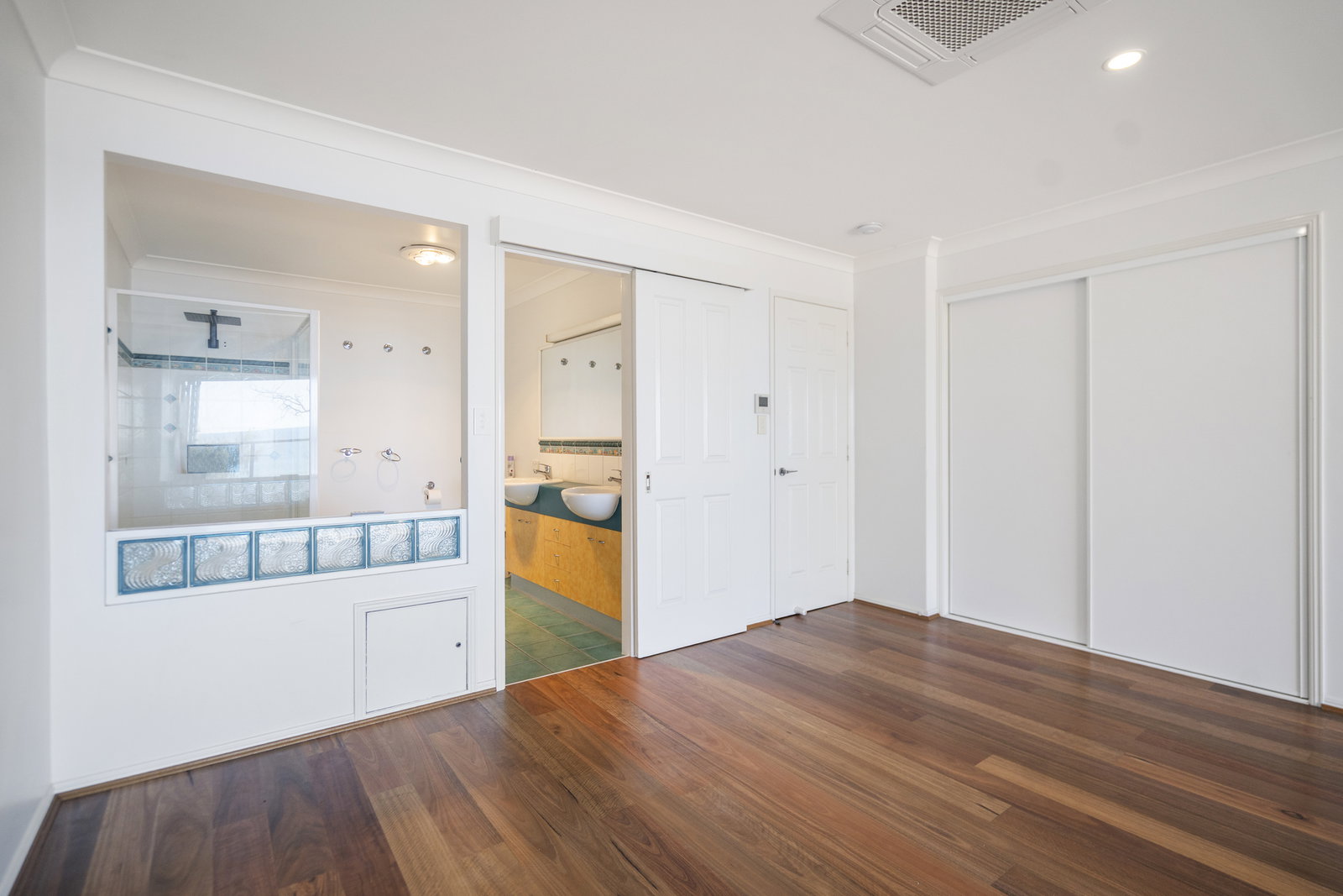 35/1 Pebble Beach, Coral Cove  QLD  4670