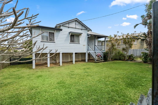 222 Walker Street, Maryborough  QLD  4650