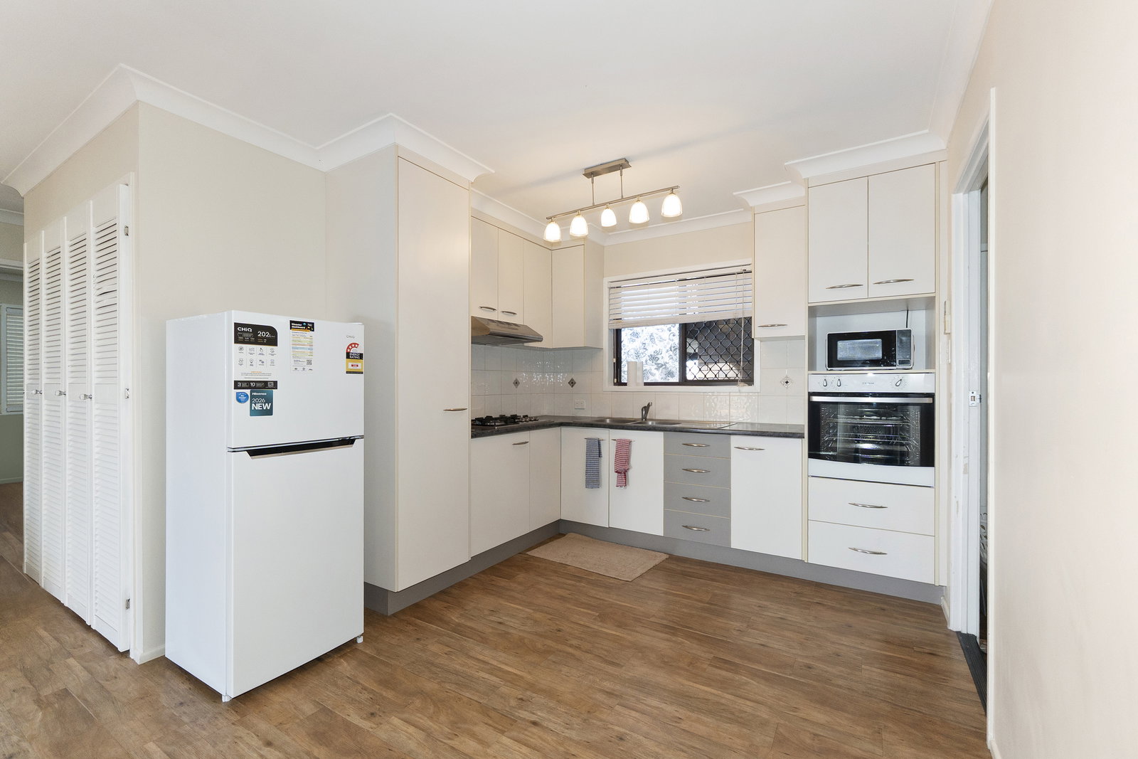 2/13 Cox Crescent, Millbank  QLD  4670