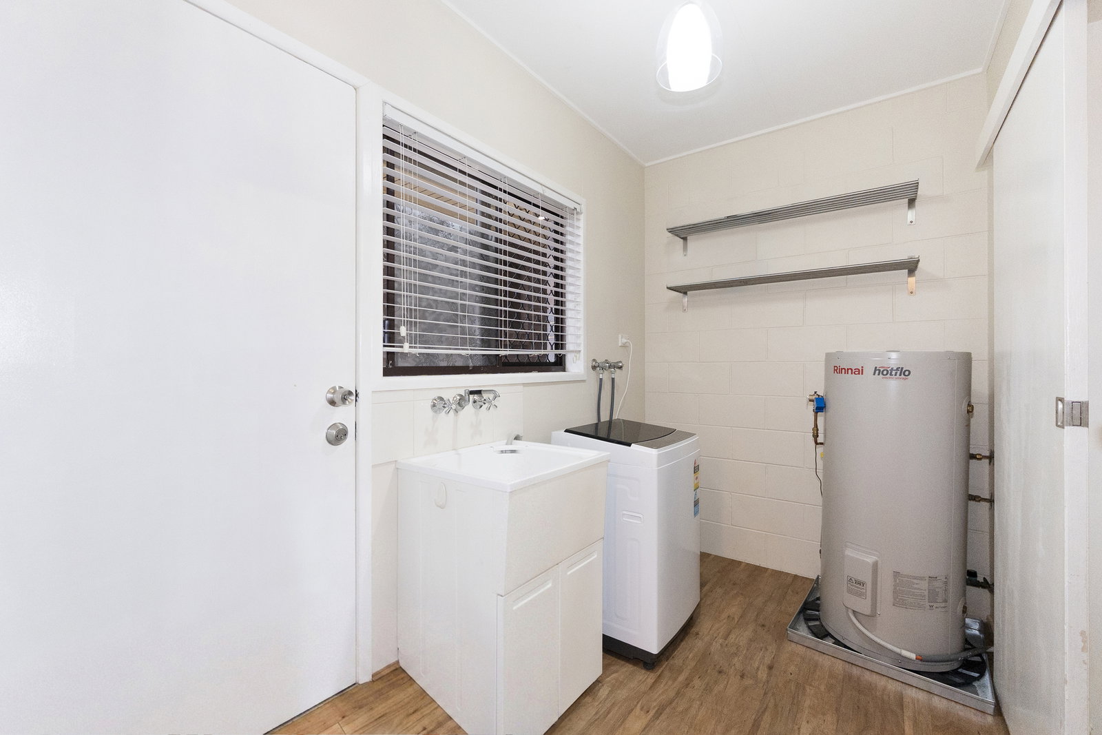 2/13 Cox Crescent, Millbank  QLD  4670