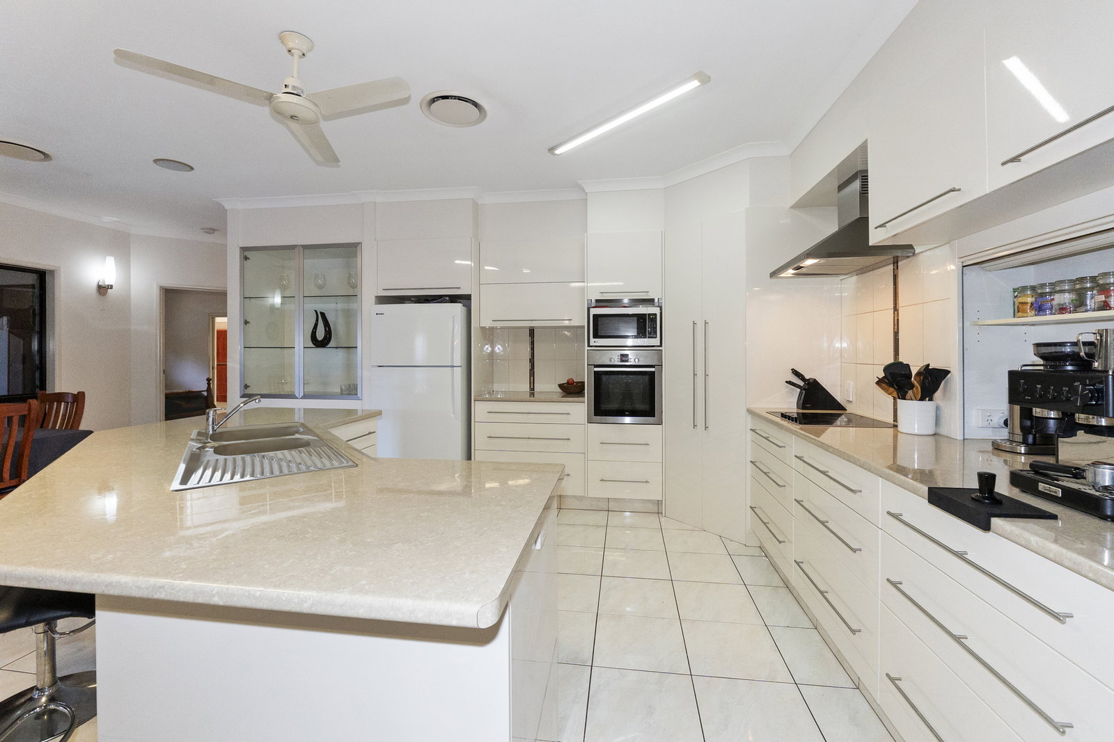 3 Golden Penda Court, Kalkie  QLD  4670
