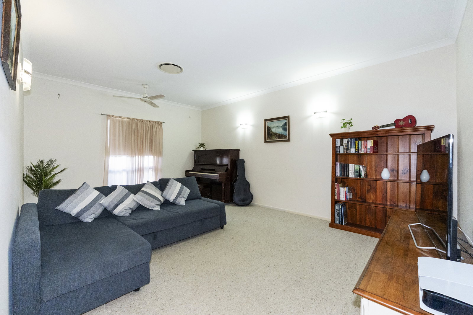 3 Golden Penda Court, Kalkie  QLD  4670