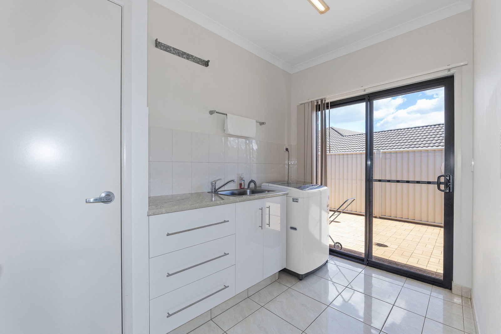 3 Golden Penda Court, Kalkie  QLD  4670
