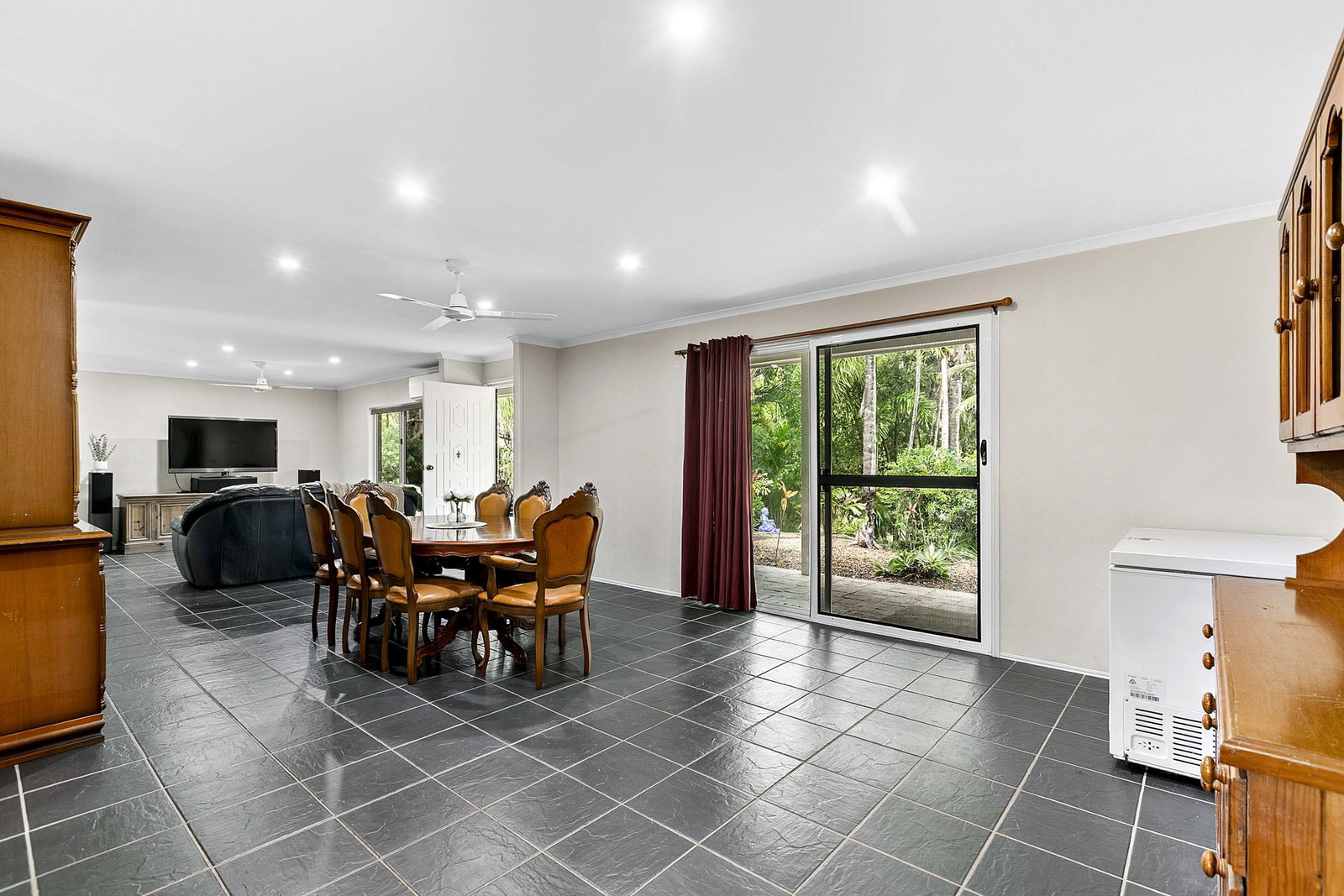 17 Six Mile Road, Glenorchy  QLD  4650