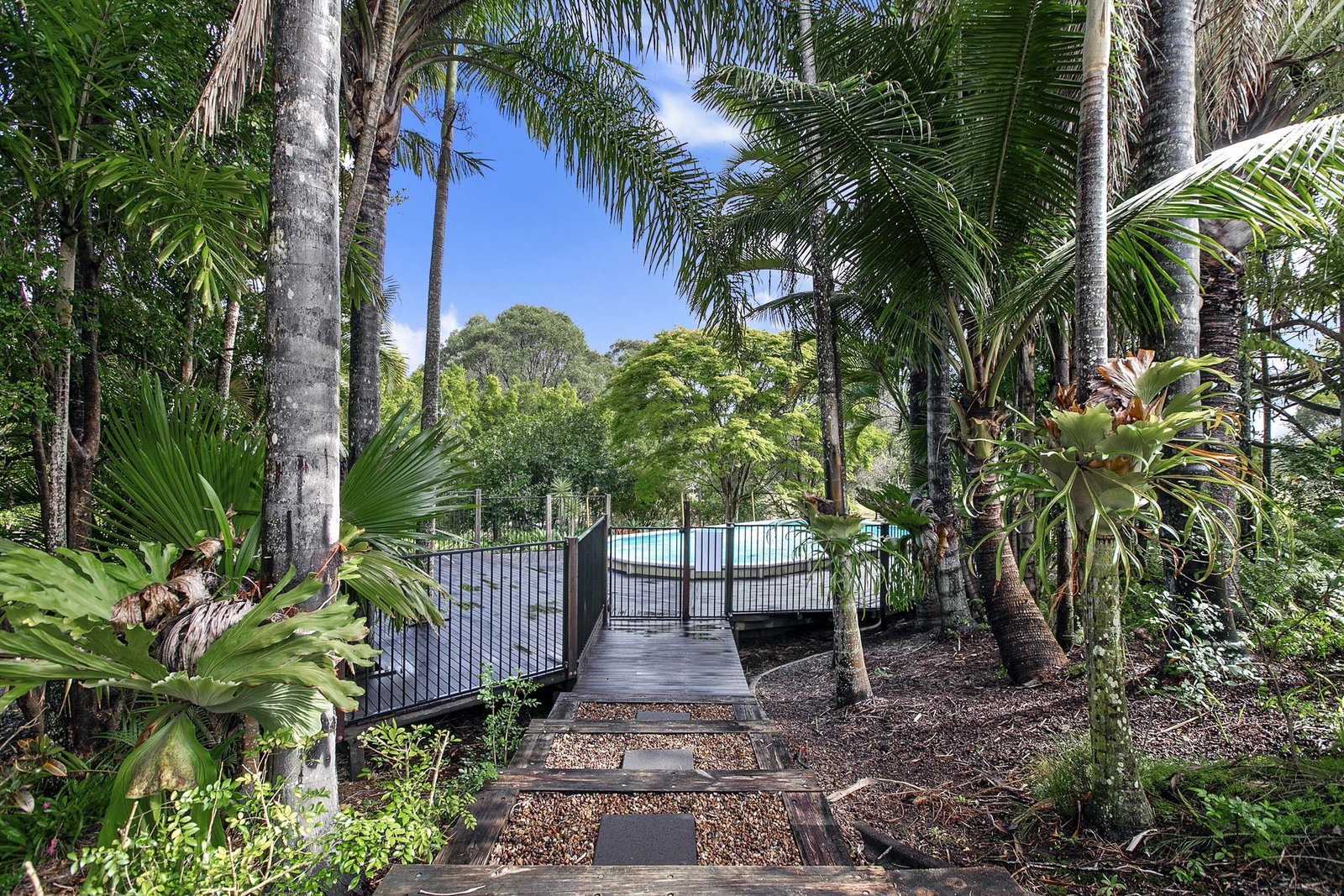 17 Six Mile Road, Glenorchy  QLD  4650