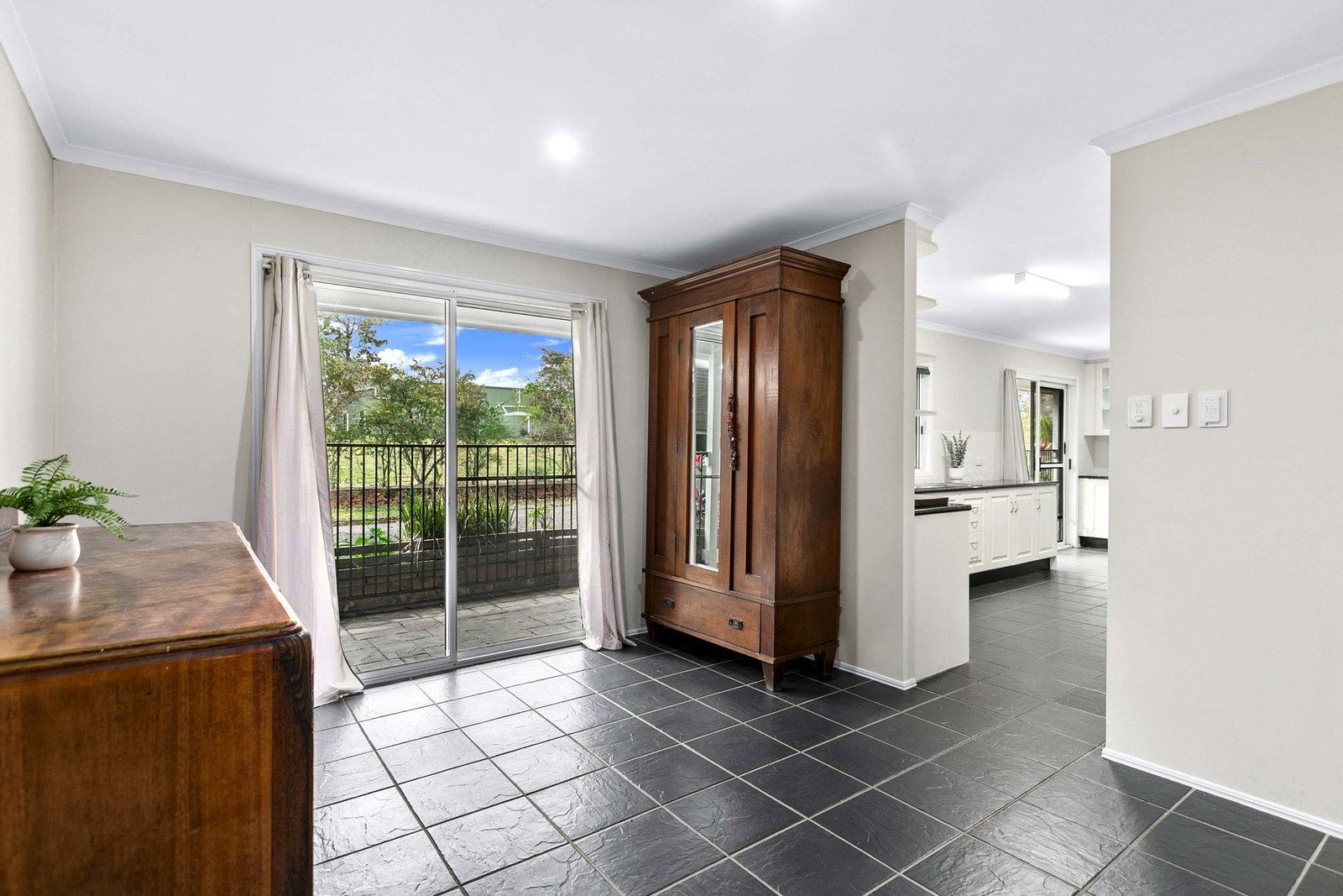 17 Six Mile Road, Glenorchy  QLD  4650