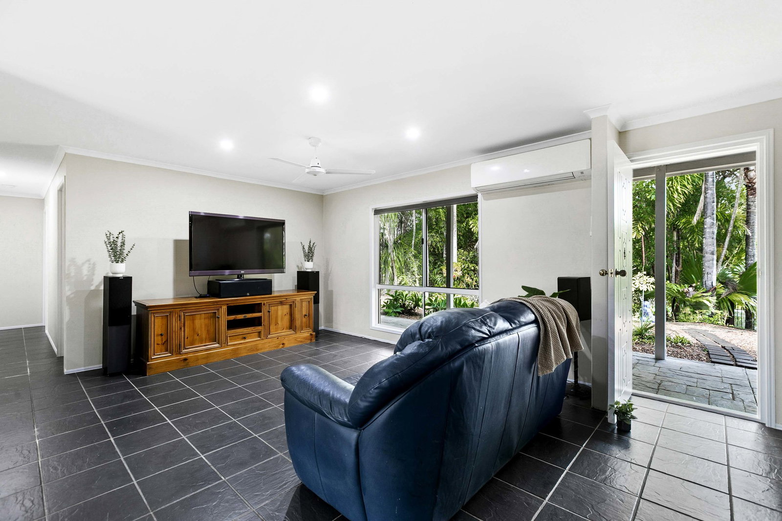 17 Six Mile Road, Glenorchy  QLD  4650