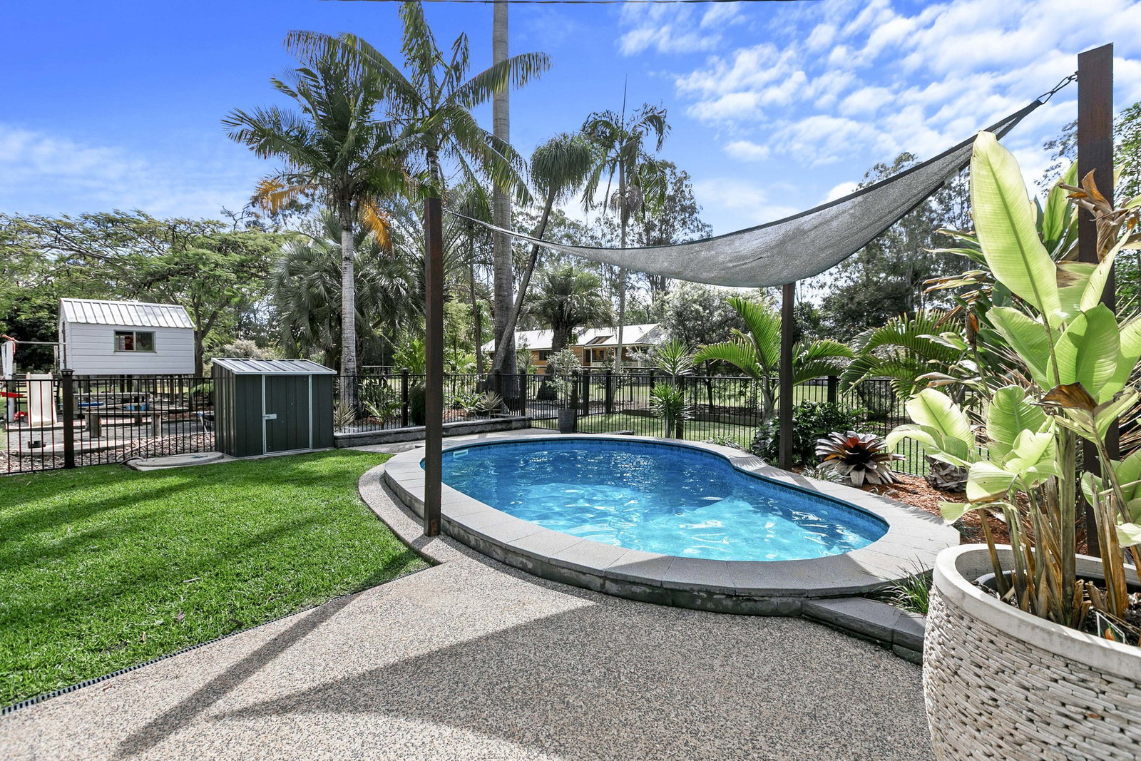 16 Sunset Court, Tinana  QLD  4650