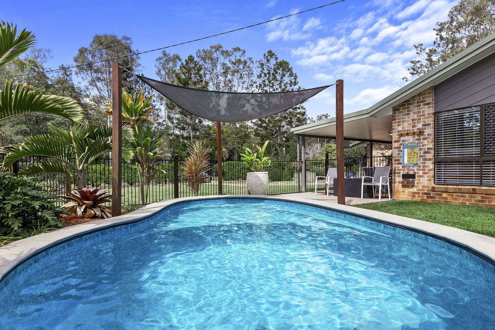 16 Sunset Court, Tinana  QLD  4650