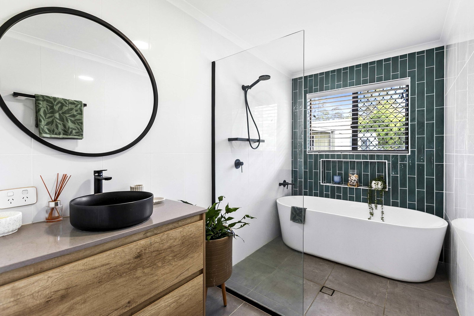 16 Sunset Court, Tinana  QLD  4650