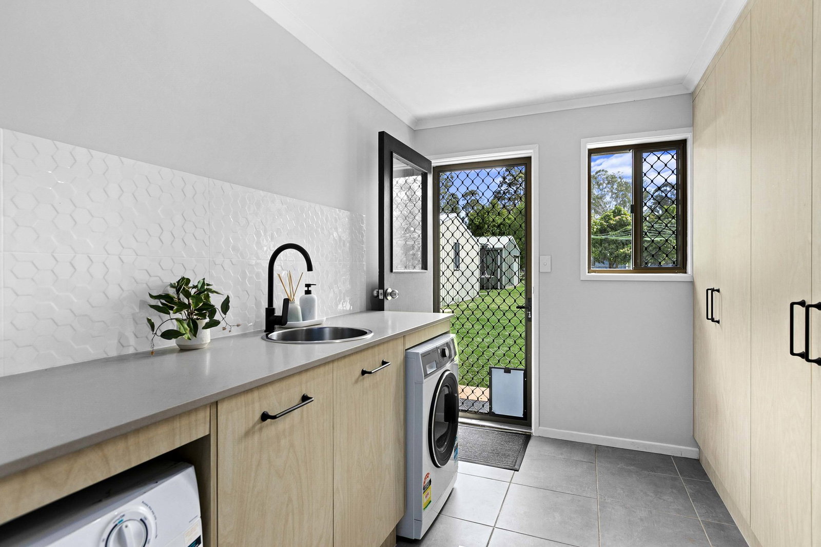 16 Sunset Court, Tinana  QLD  4650