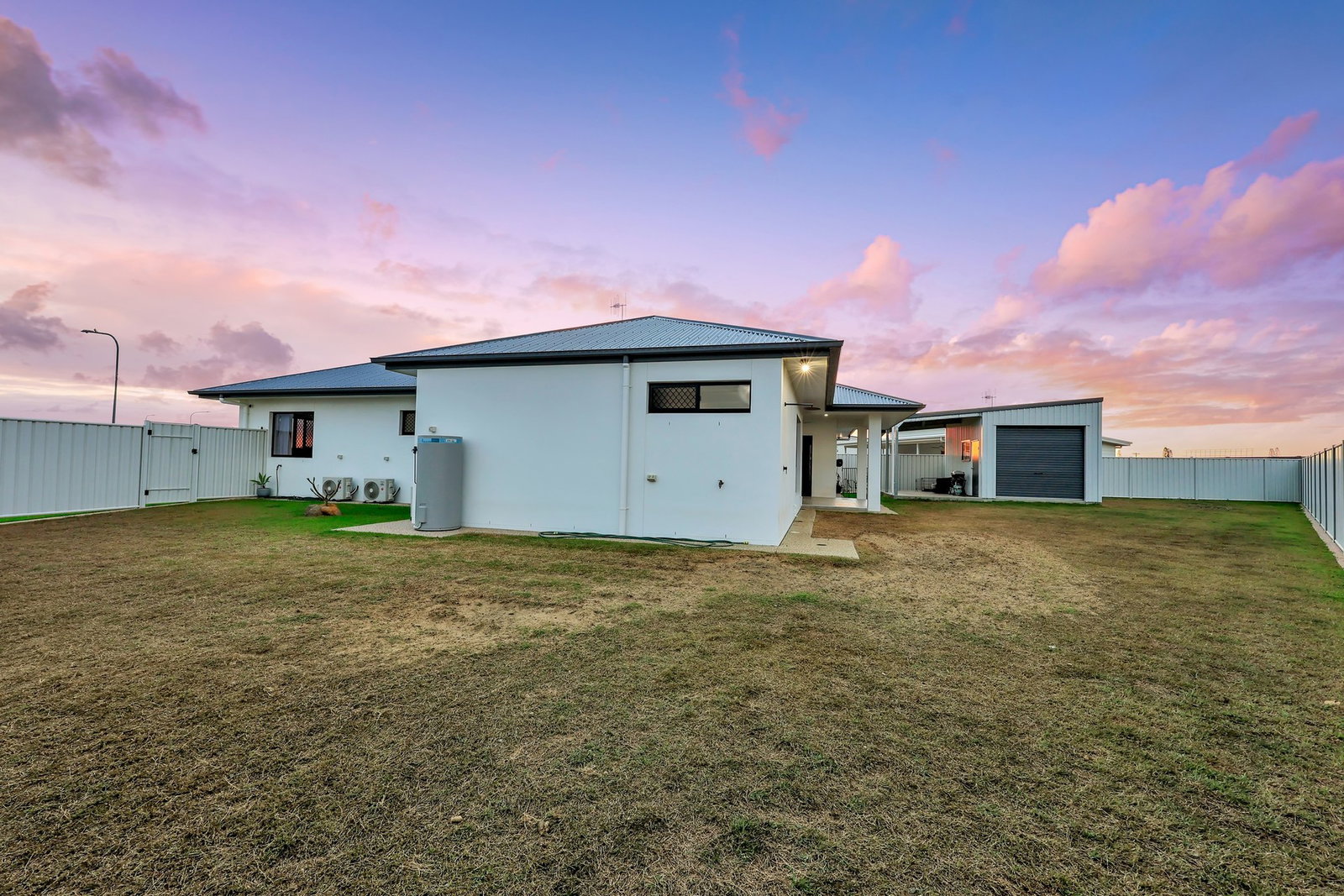 1 Stapleton Avenue, Innes Park  QLD  4670