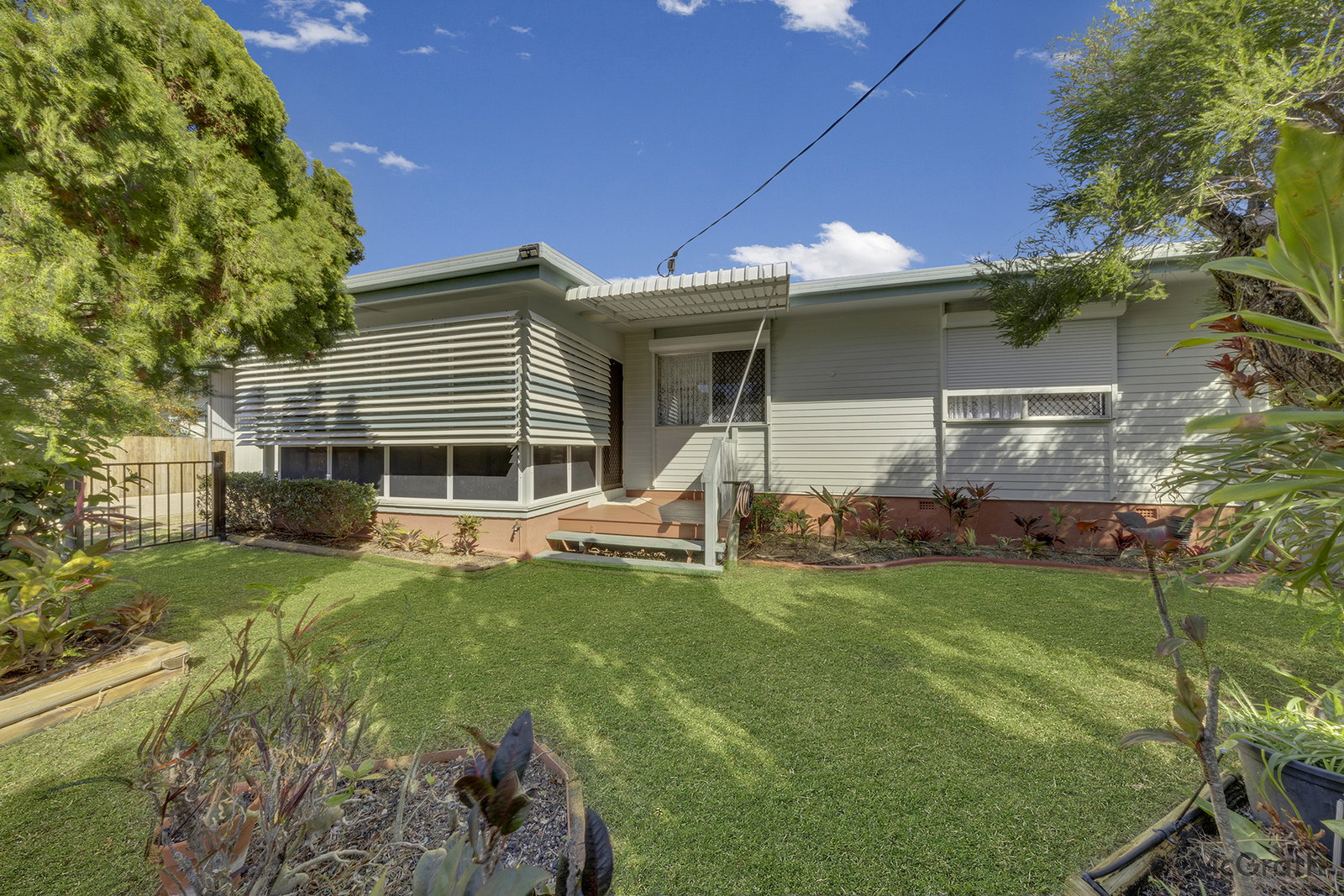21 Rossella Street, West Gladstone  QLD  4680