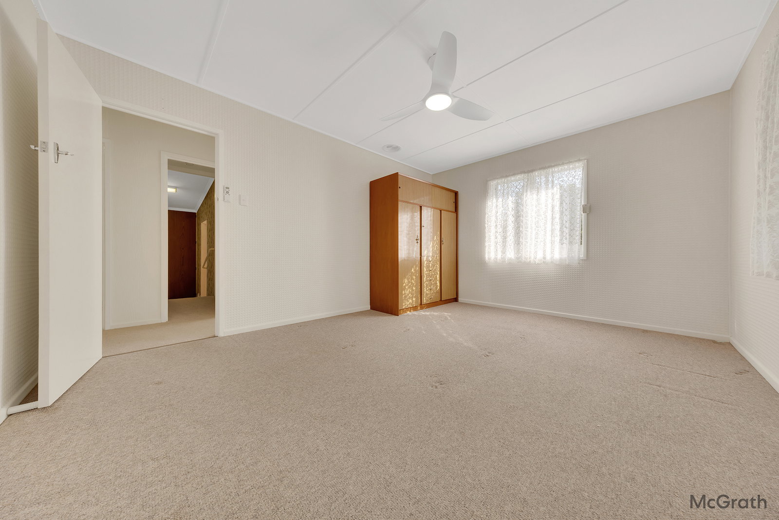 21 Rossella Street, West Gladstone  QLD  4680