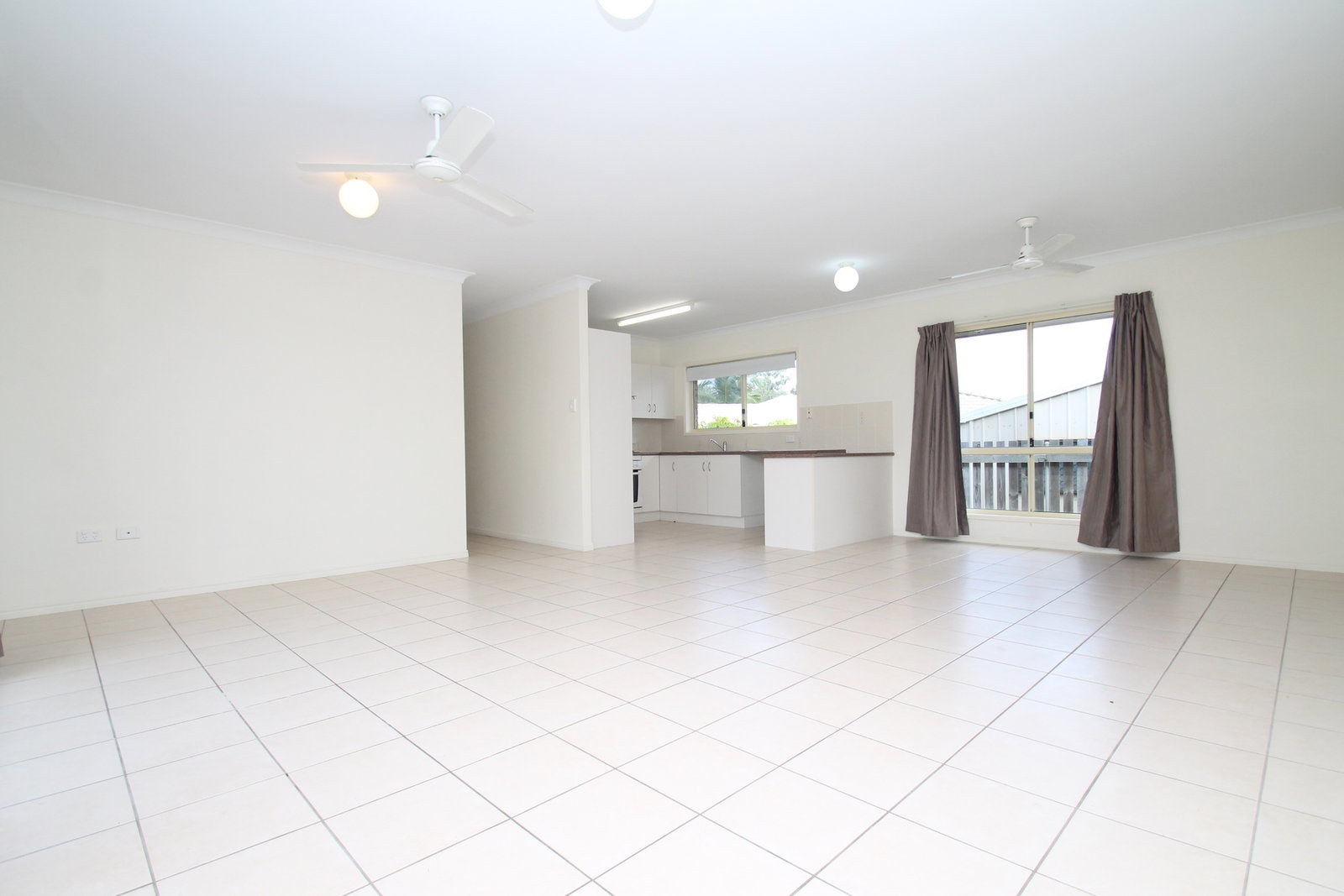 1/24 Beak Street, New Auckland  QLD  4680