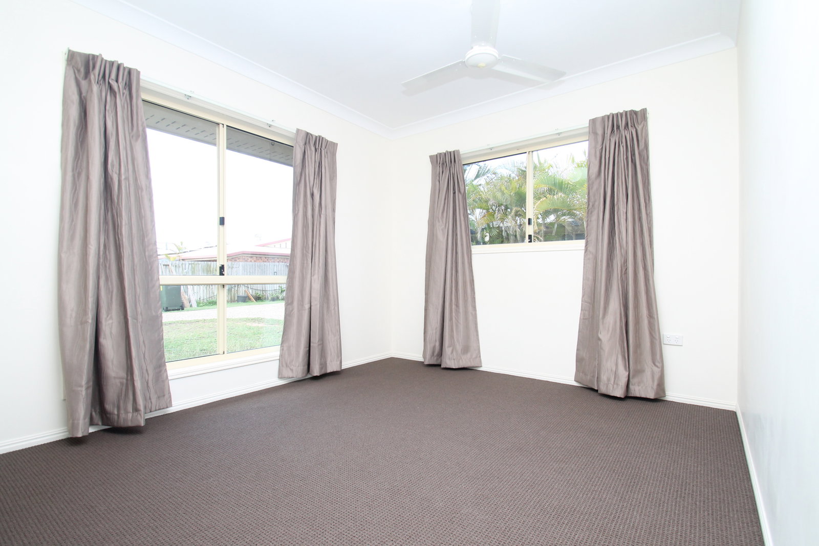 1/24 Beak Street, New Auckland  QLD  4680