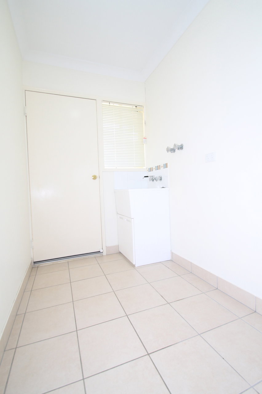 1/24 Beak Street, New Auckland  QLD  4680