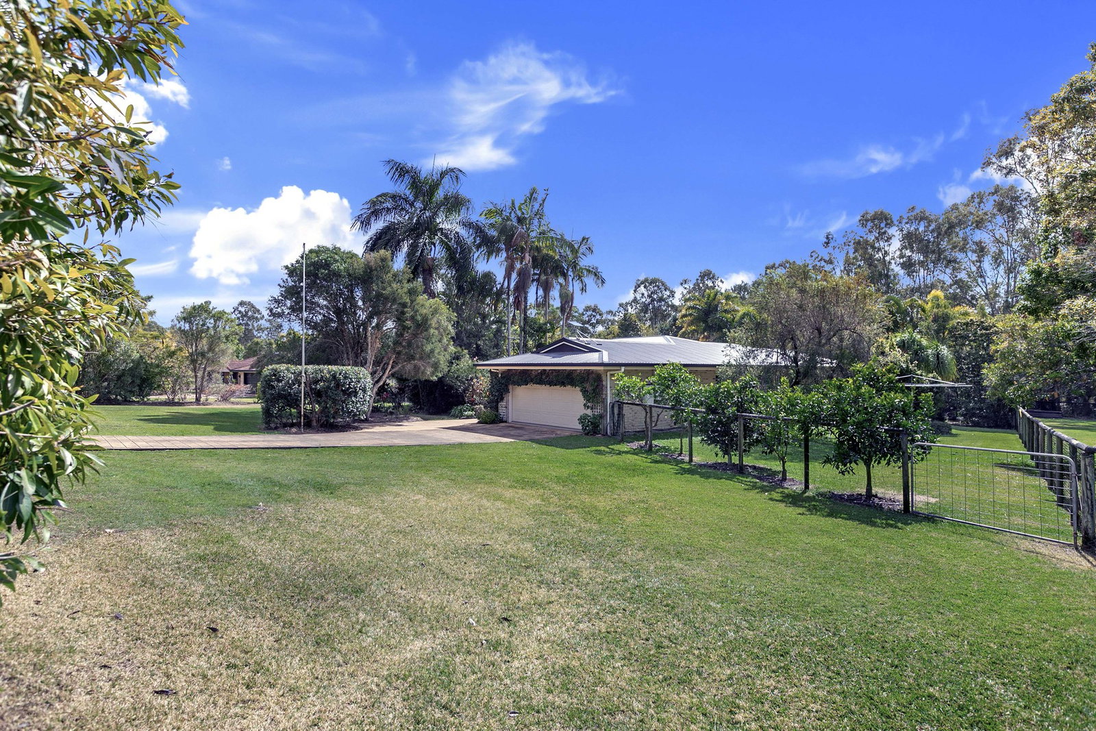 17 Madison Way, Tinana  QLD  4650