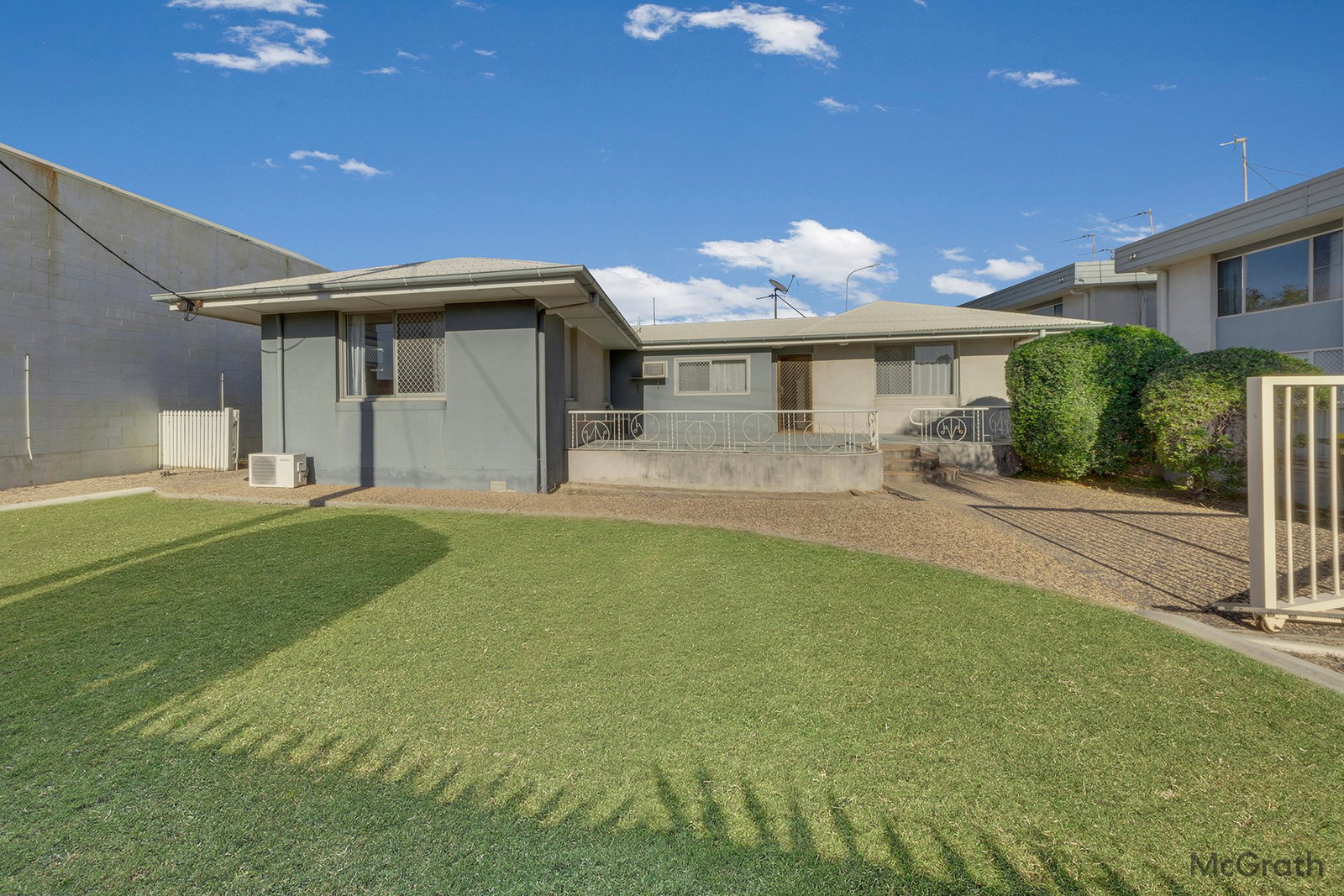 7 & 8/141 Auckland Street, Gladstone Central  QLD  4680