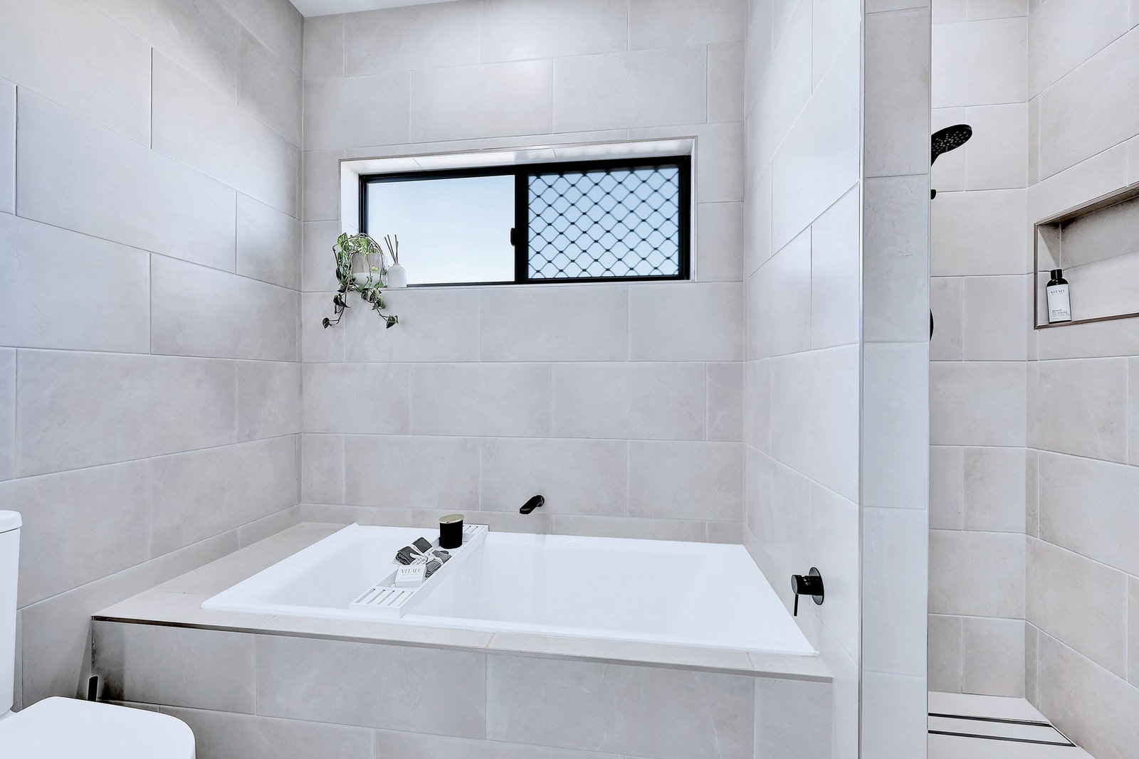 1 Stapleton Avenue, Innes Park  QLD  4670