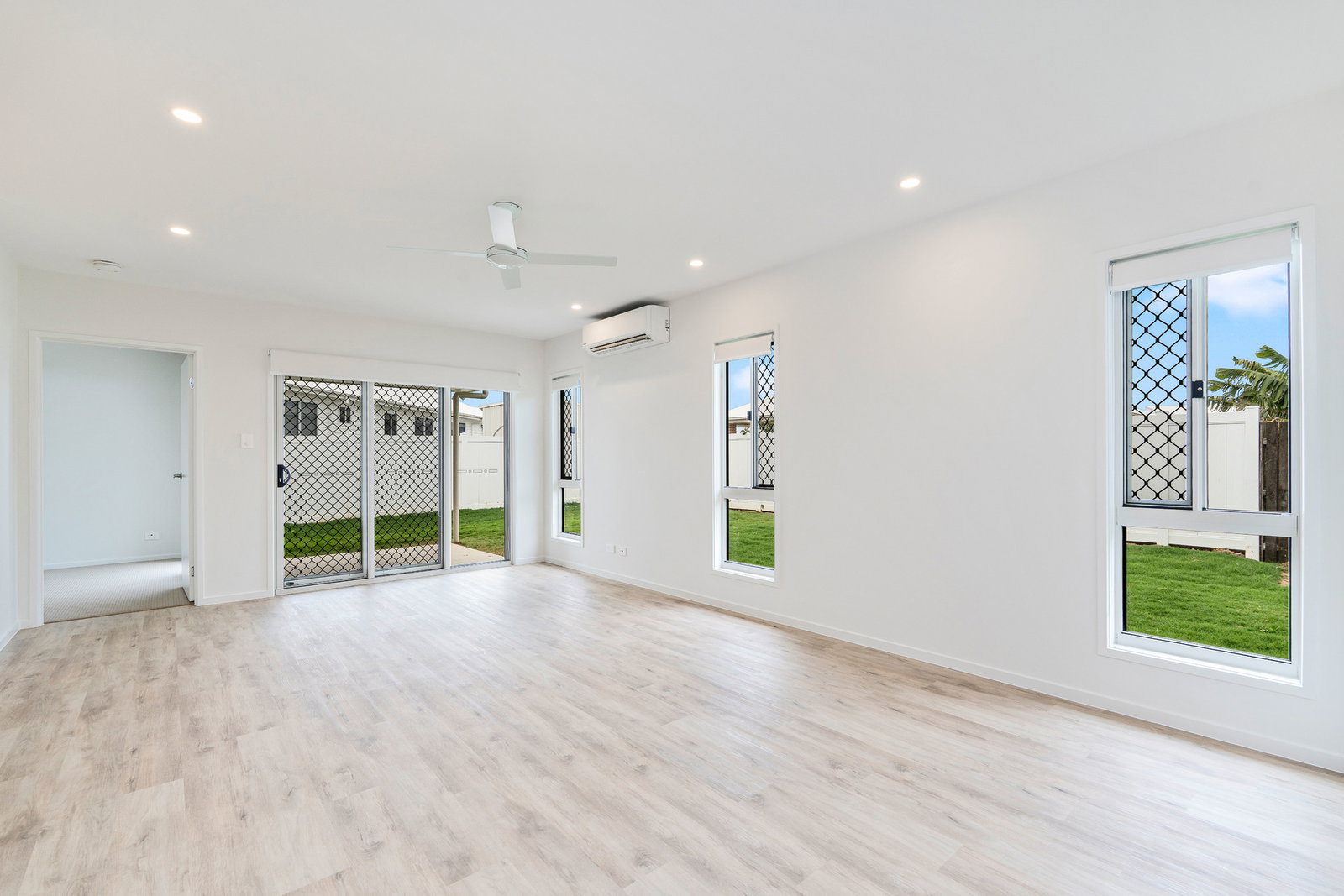 2/17 Oyster Place, Elliott Heads  QLD  4670
