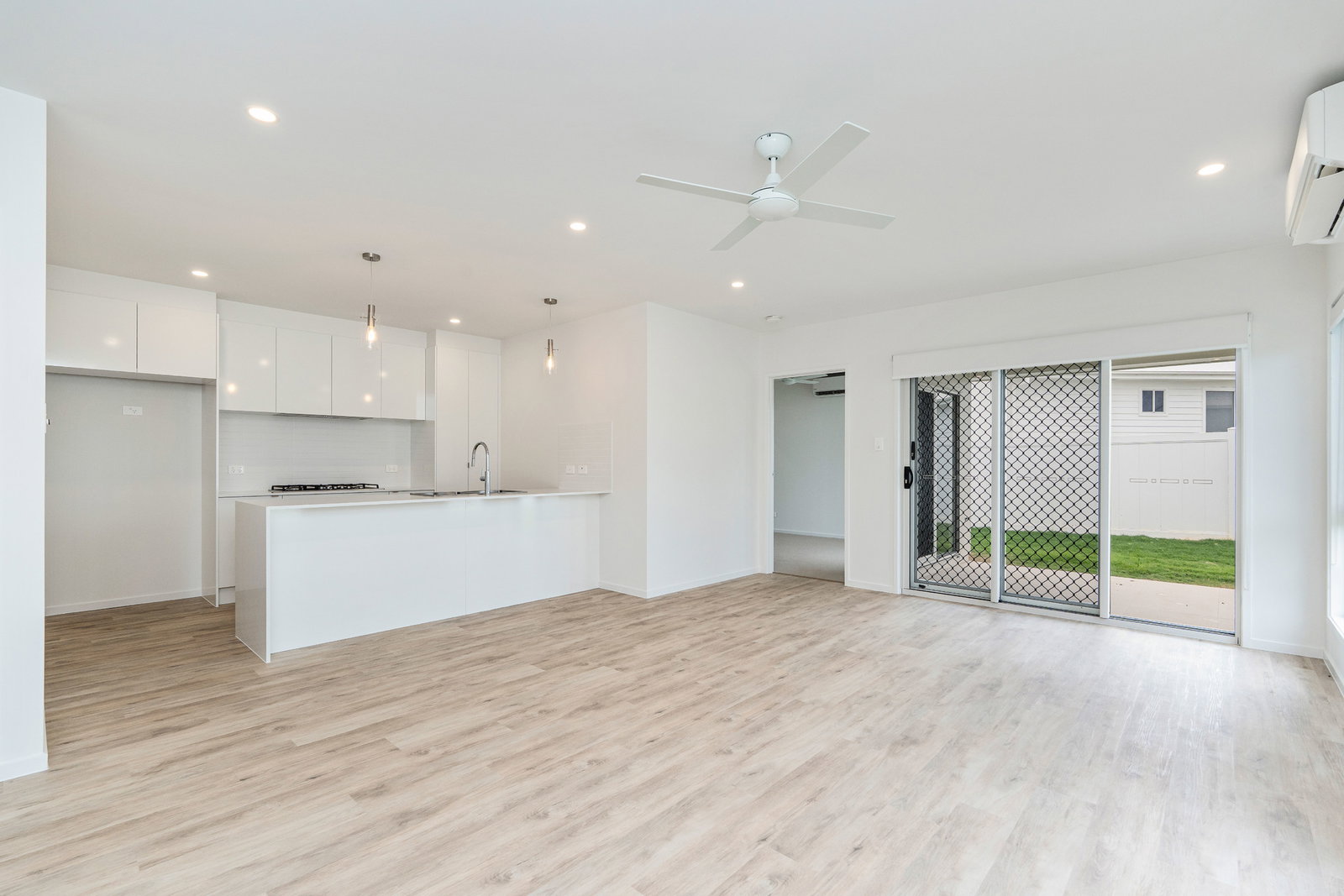 2/17 Oyster Place, Elliott Heads  QLD  4670