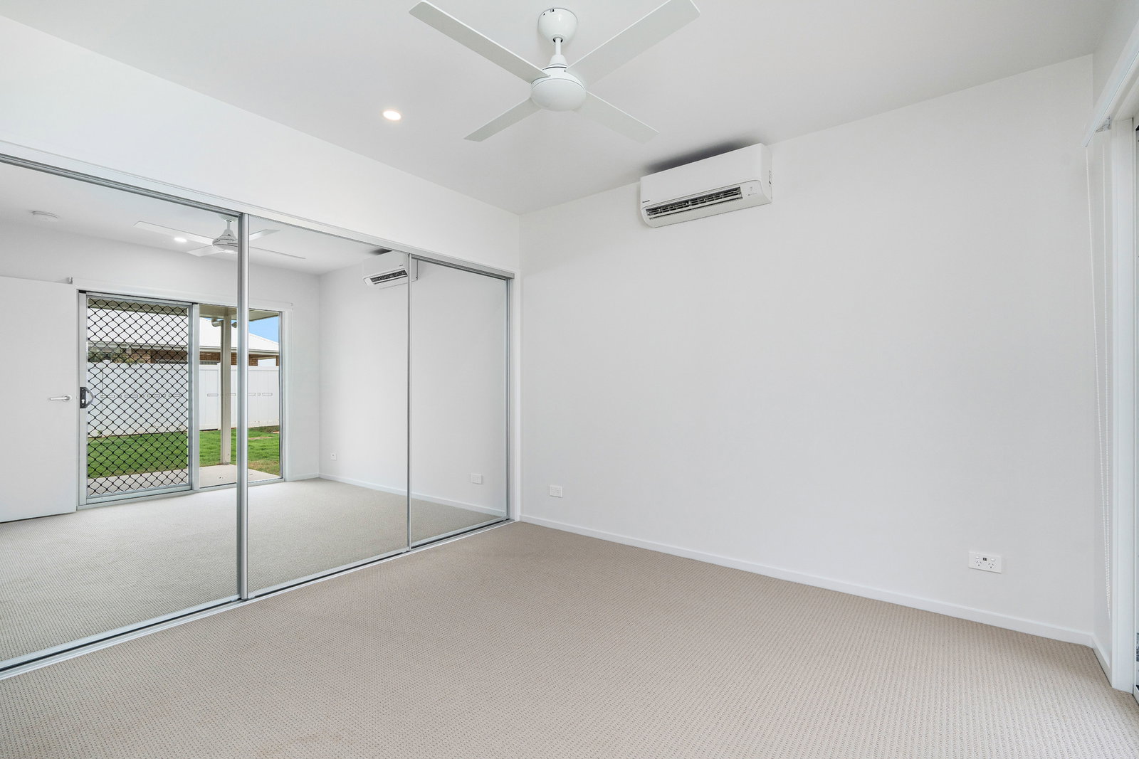 2/17 Oyster Place, Elliott Heads  QLD  4670