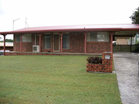77 Aramac Drive, Clinton  QLD  4680