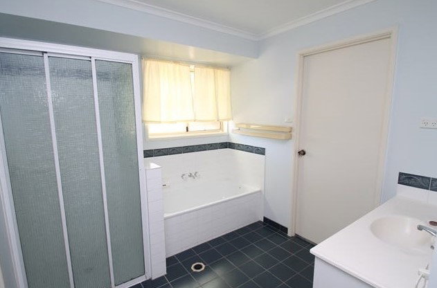 77 Aramac Drive, Clinton  QLD  4680