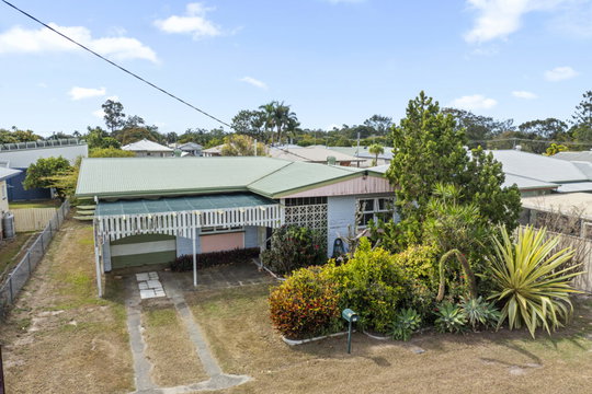 11 Barnes Street, Svensson Heights  QLD  4670
