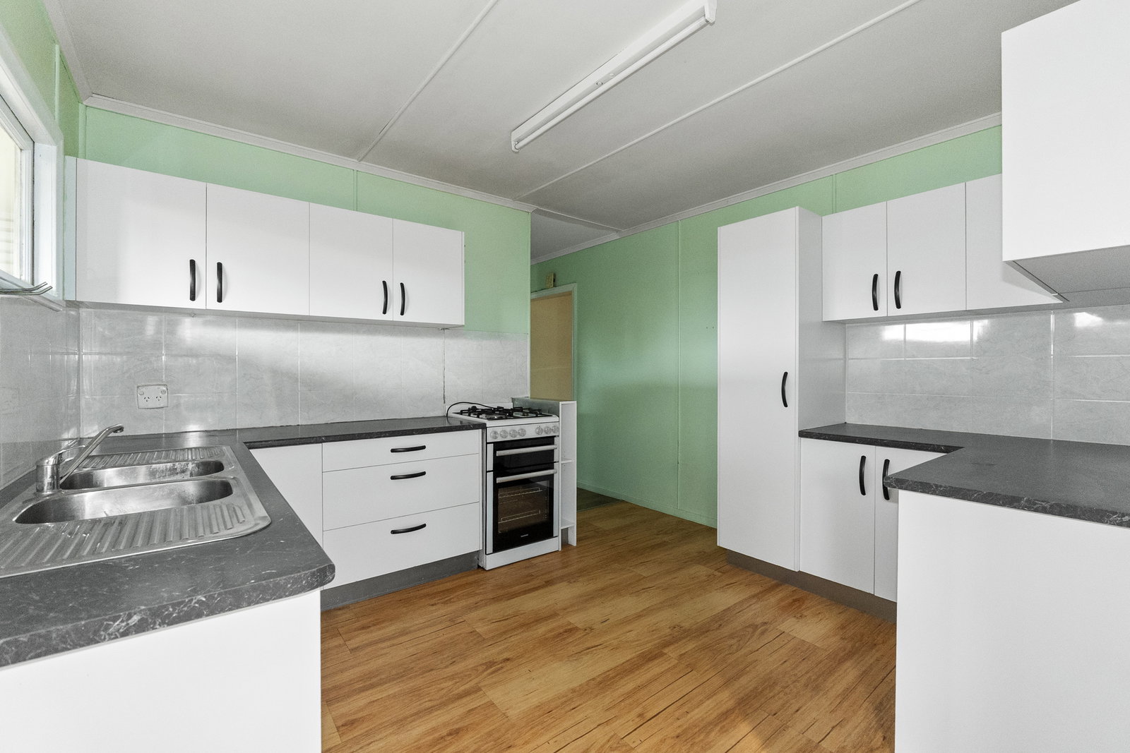 11 Barnes Street, Svensson Heights  QLD  4670