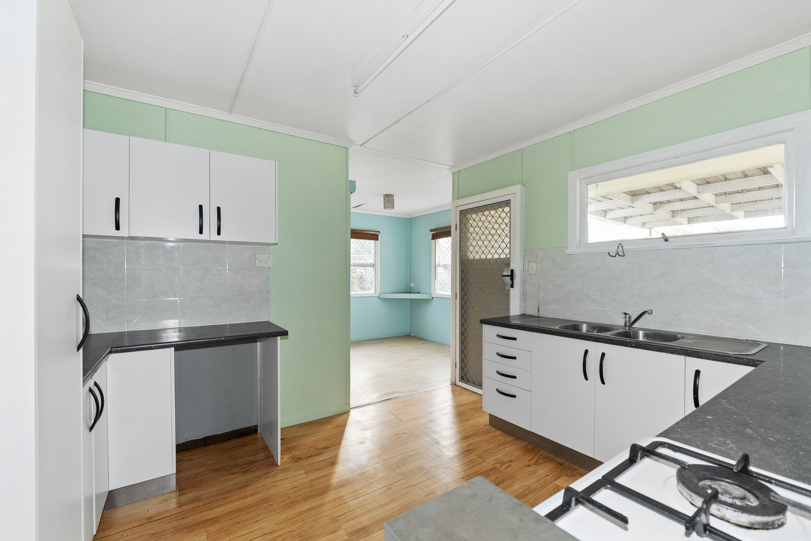 11 Barnes Street, Svensson Heights  QLD  4670