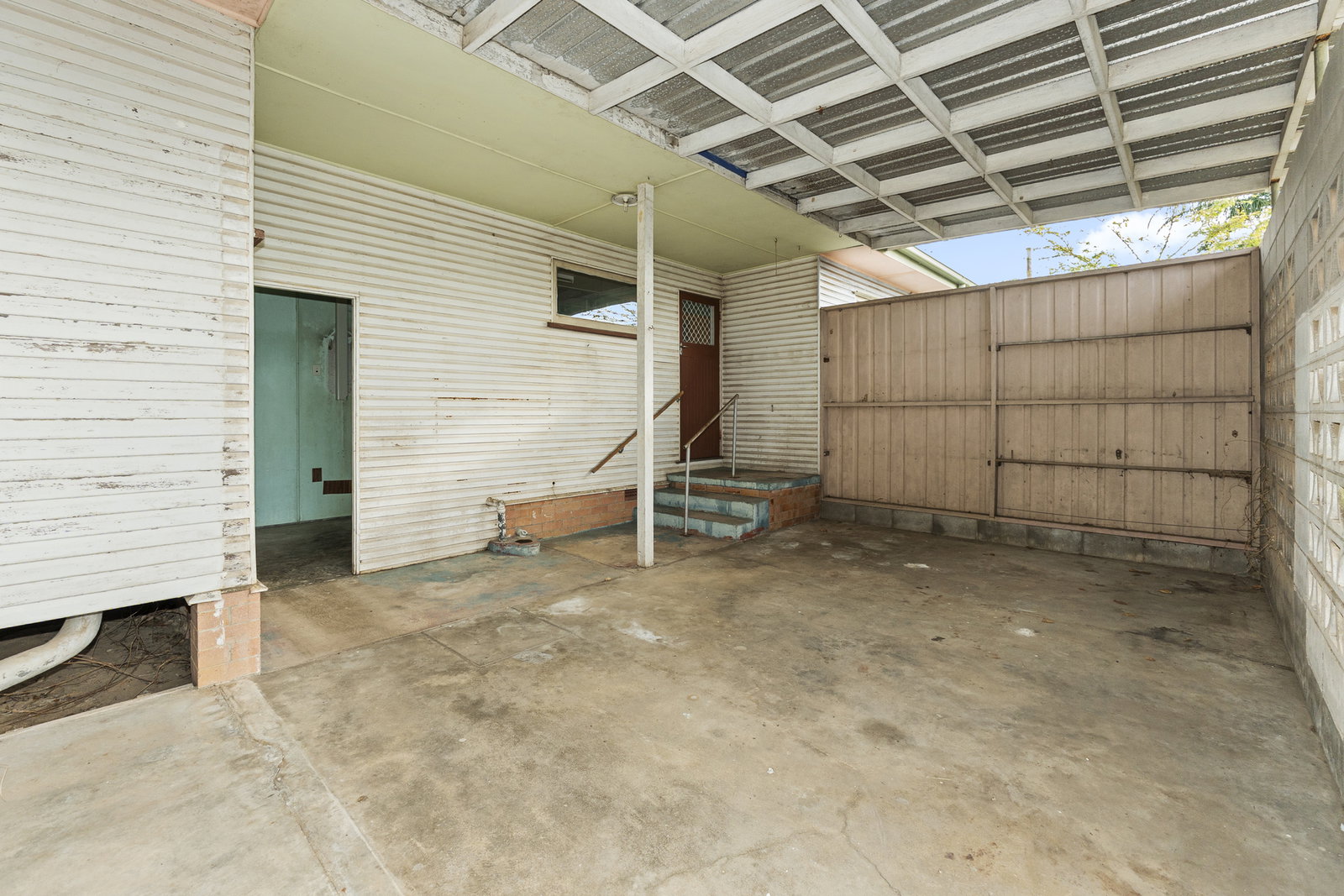 11 Barnes Street, Svensson Heights  QLD  4670
