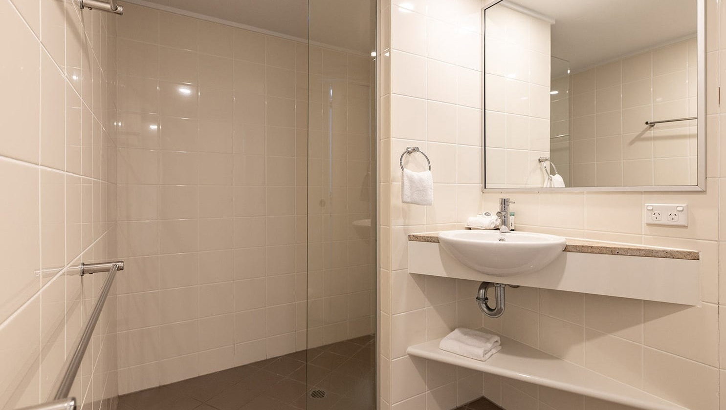 111/9 Beaches Village Circuit, Agnes Water  QLD  4677