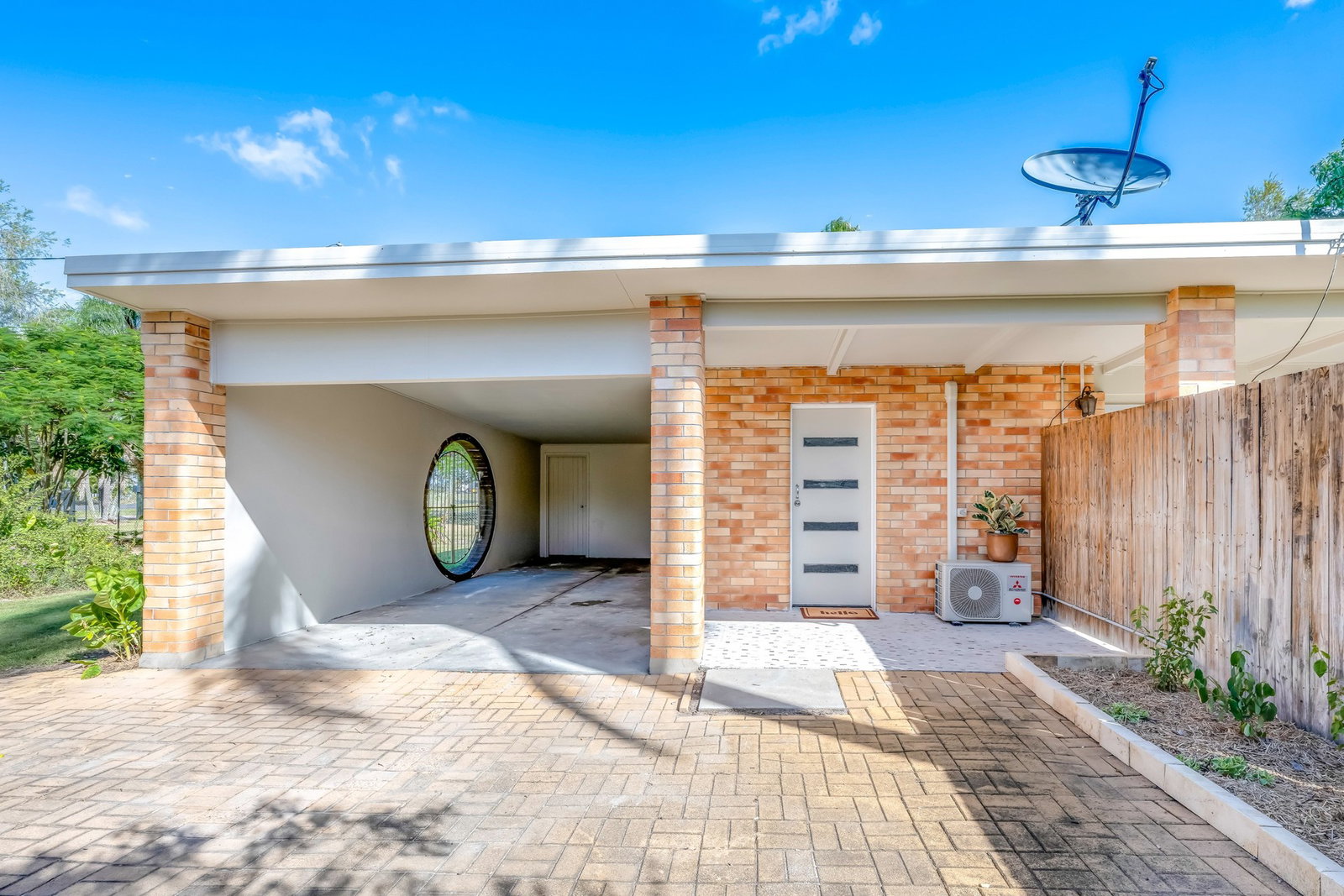 15 Hinkler Avenue, Bundaberg North  QLD  4670