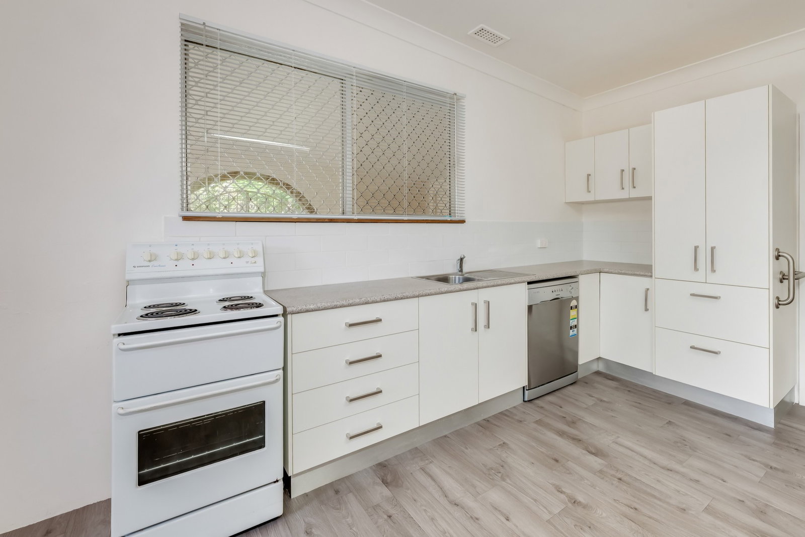 15 Hinkler Avenue, Bundaberg North  QLD  4670