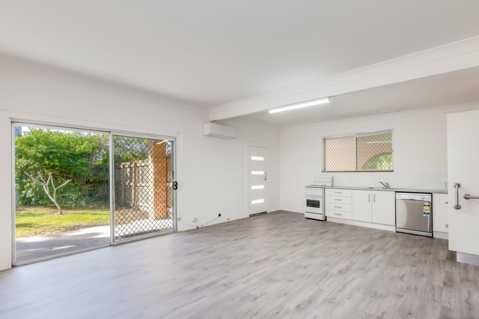 15 Hinkler Avenue, Bundaberg North  QLD  4670