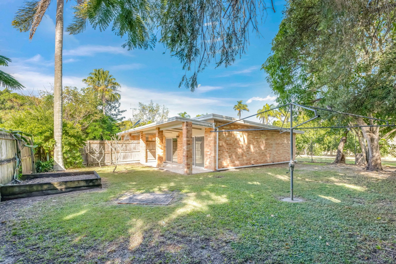 15 Hinkler Avenue, Bundaberg North  QLD  4670