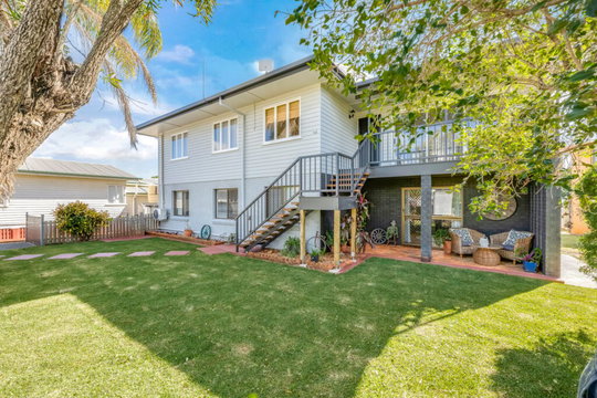 123 Churchill Street, Childers  QLD  4660