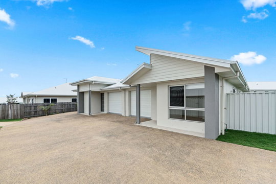 2/17 Oyster Place, Elliott Heads  QLD  4670
